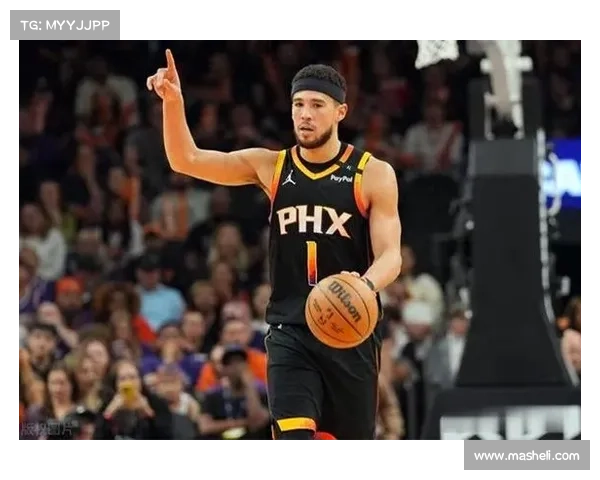 布克在关键时刻展现领导力带领球队逆袭胜利的决胜表现